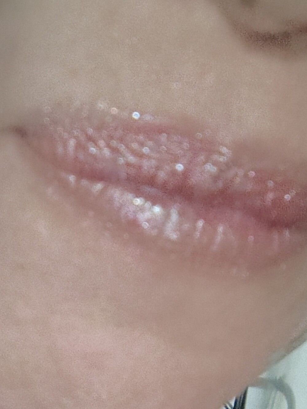 Pink Shimmer Lipstick 💄 - Picture 5 of 6